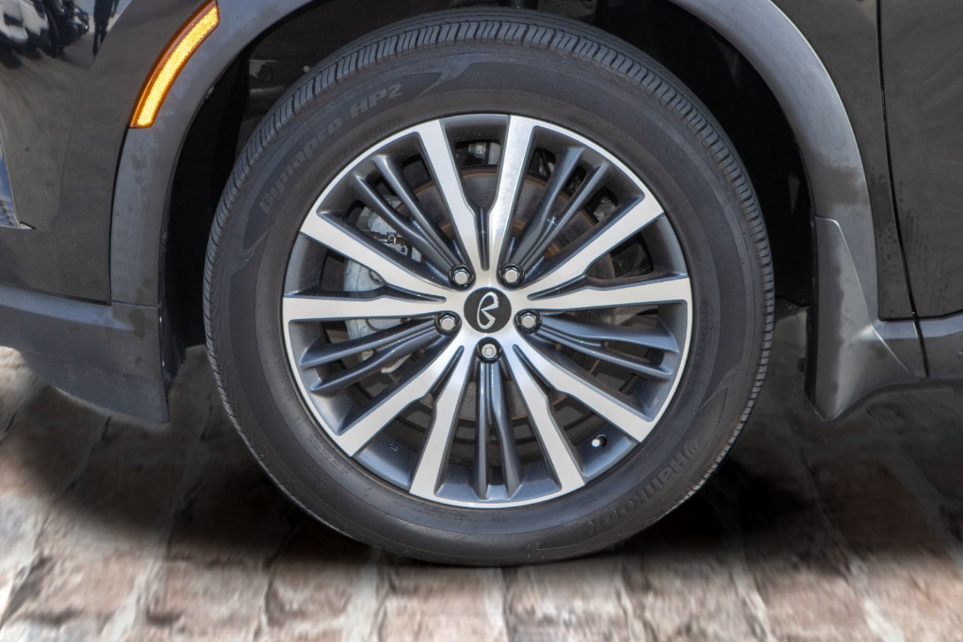 Used 2023 INFINITI QX60 Sensory w/ Cargo Package image 40