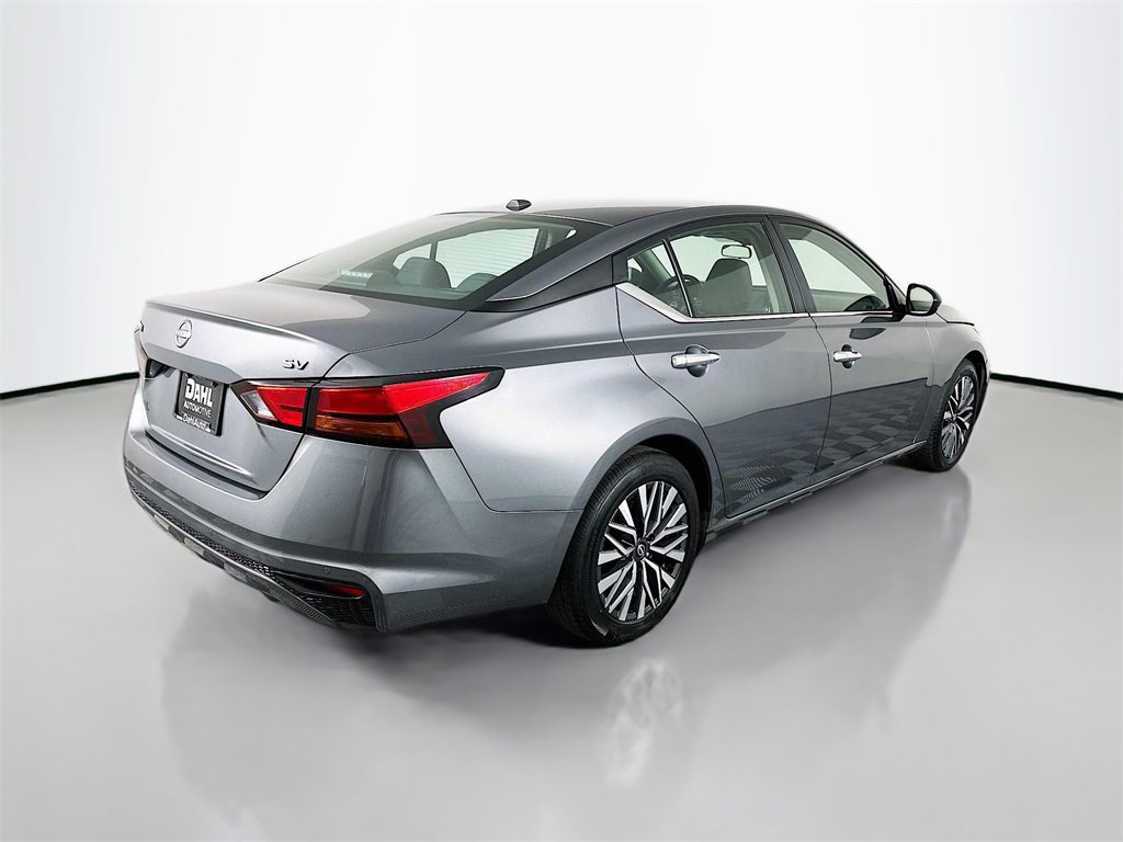 Used 2024 Nissan Altima 2.5 SV image 13