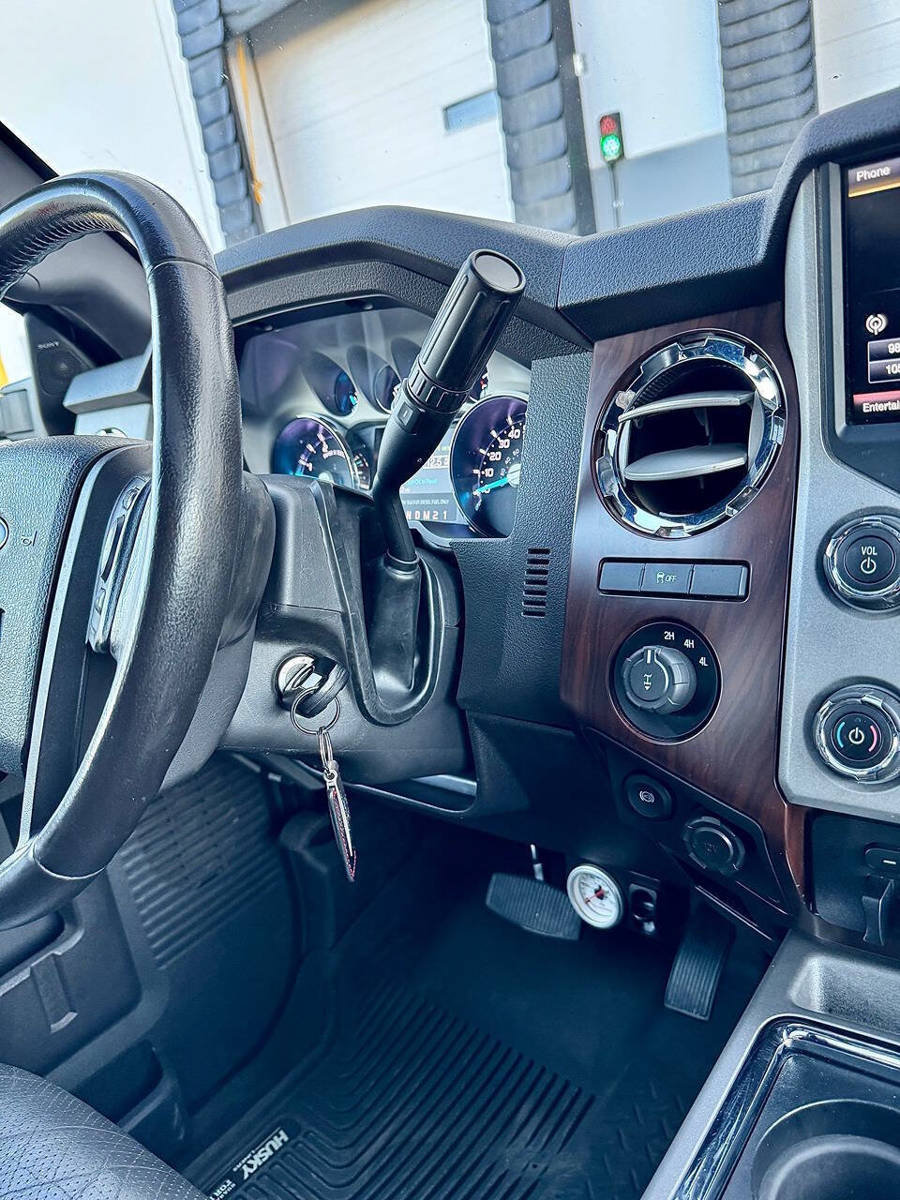 Used 2016 Ford F250 Lariat w/ Lariat Ultimate Package AWD/4WD image 39