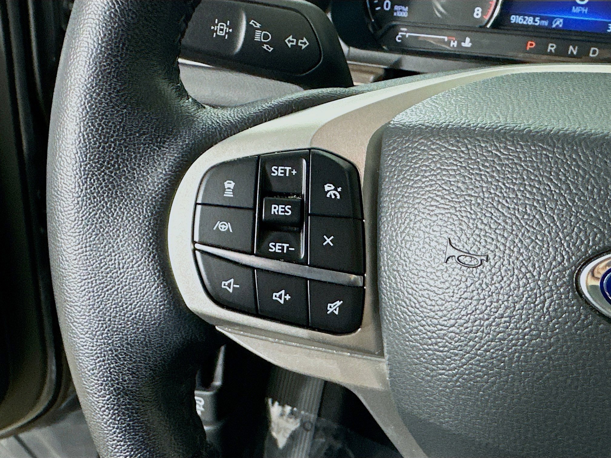 Used 2021 Ford Explorer Limited w/ Equipment Group 301A image 12