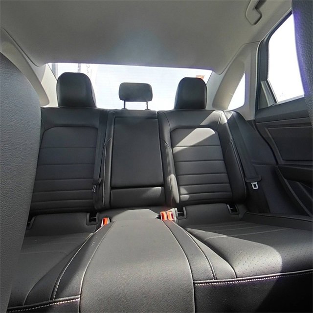 Used 2023 Volkswagen Jetta SE image 27