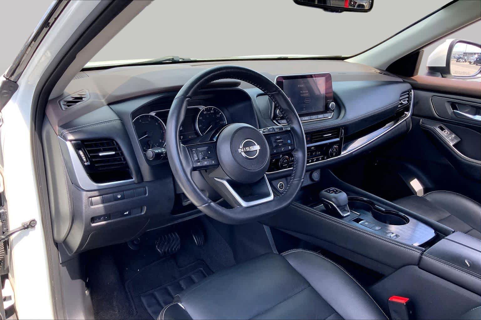 Used 2022 Nissan Rogue SL FWD image 17