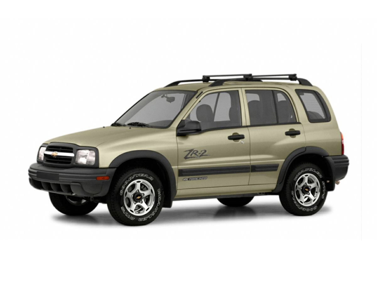 Used 2002 Chevrolet Tracker LT image 1