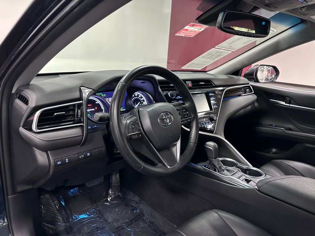 Used 2018 Toyota Camry XLE image 14
