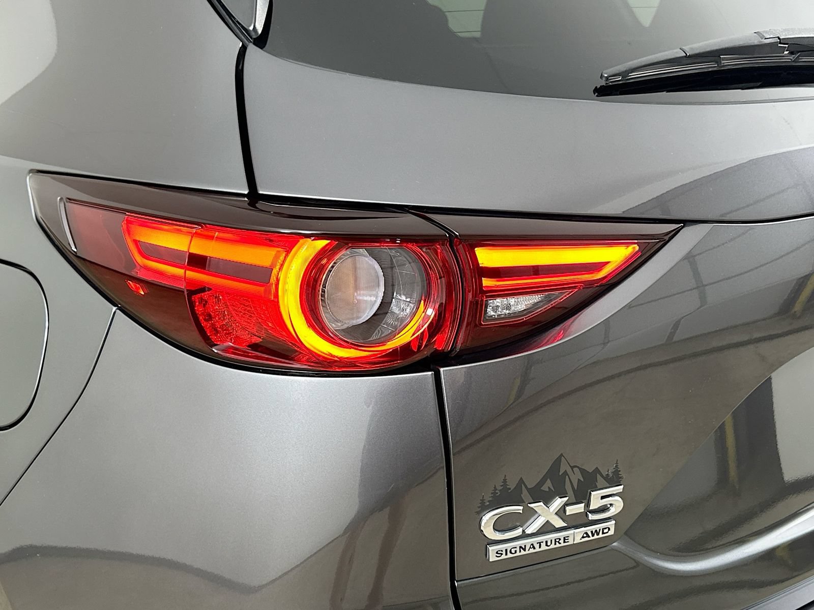 Used 2020 MAZDA CX-5 Signature AWD/4WD image 12