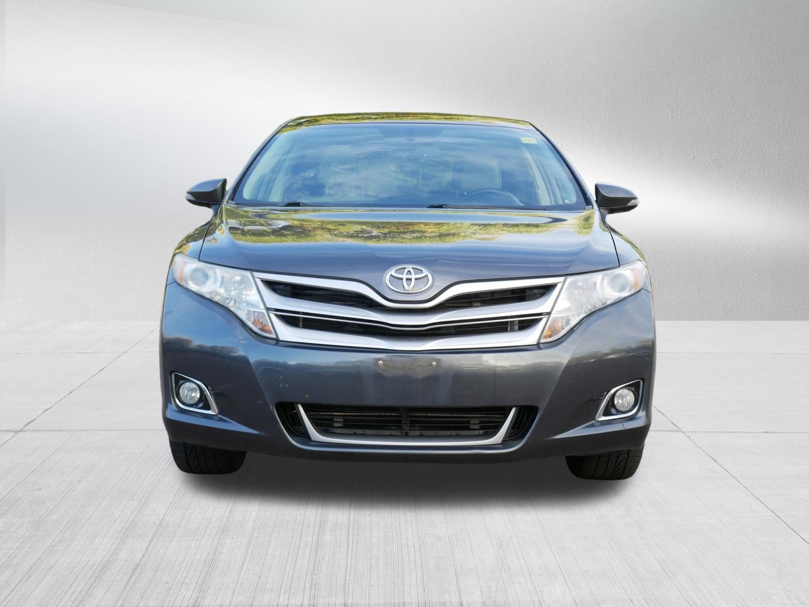 Used 2013 Toyota Venza XLE w/ XLE Premium Pkg FWD image 2
