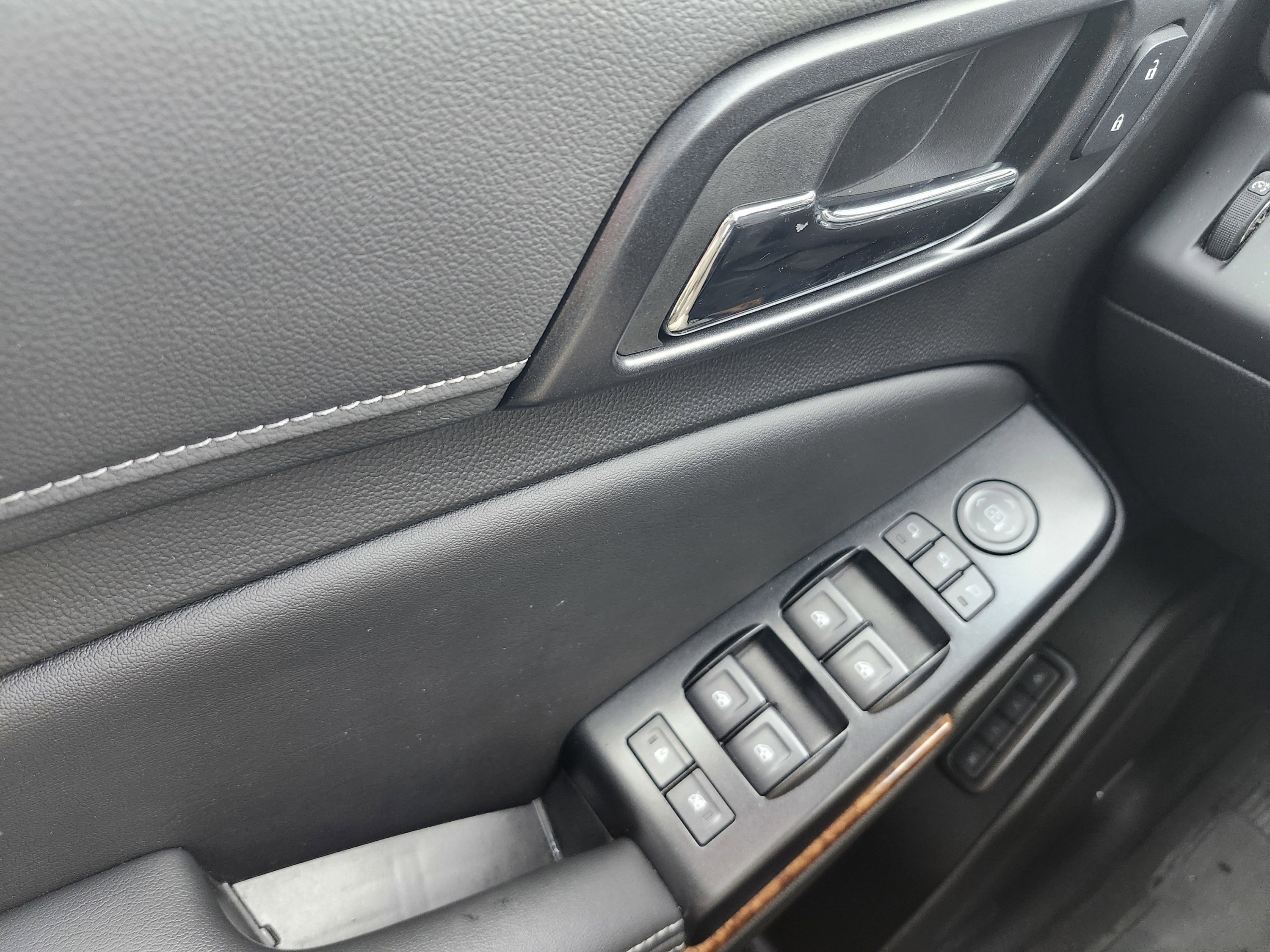 Used 2019 Chevrolet Tahoe Premier image 18