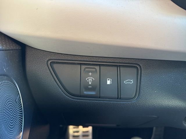 Used 2022 Genesis G70 3.3T w/ Sport Prestige Package image 28