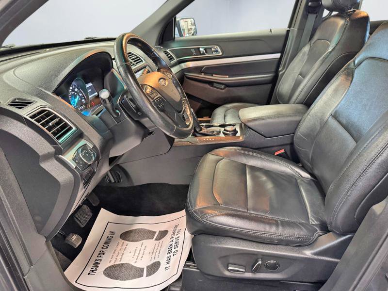 Used 2016 Ford Explorer XLT w/ Equipment Group 202A image 14