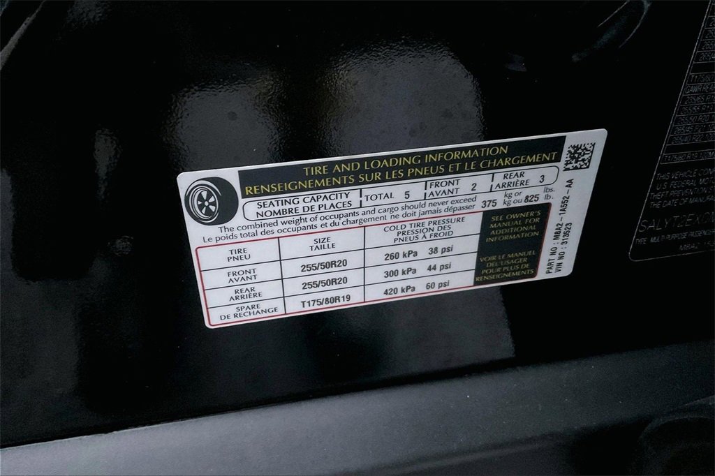 Used 2021 Land Rover Range Rover Velar R-Dynamic S image 21