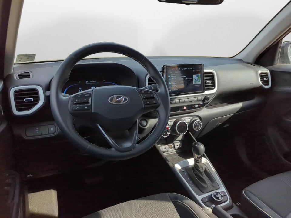 Certified 2025 Hyundai Venue Limited image 14