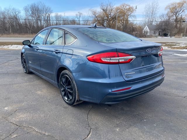 Used 2019 Ford Fusion SE image 3