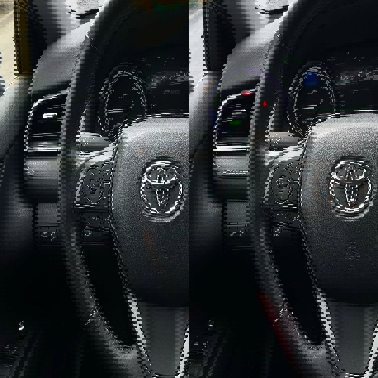 Used 2022 Toyota Camry XSE w/ Cold Weather Package image 14