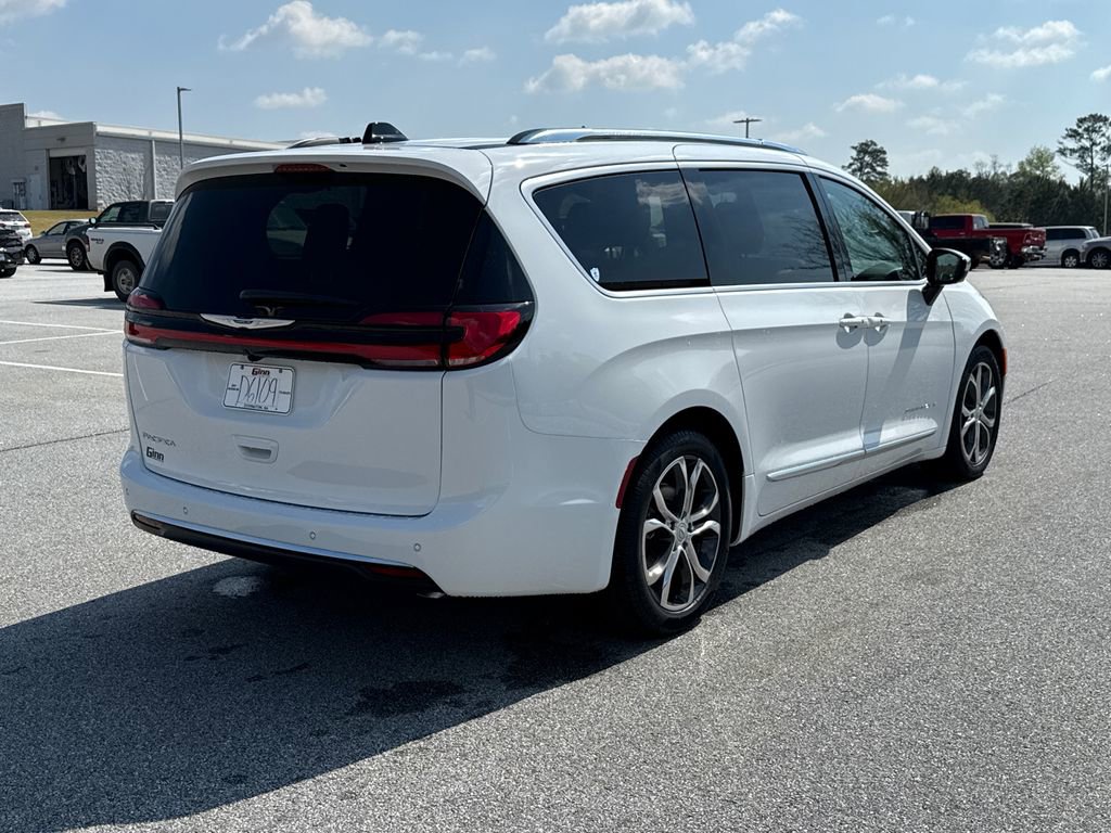 New 2026 Chrysler Pacifica Pinnacle image 7