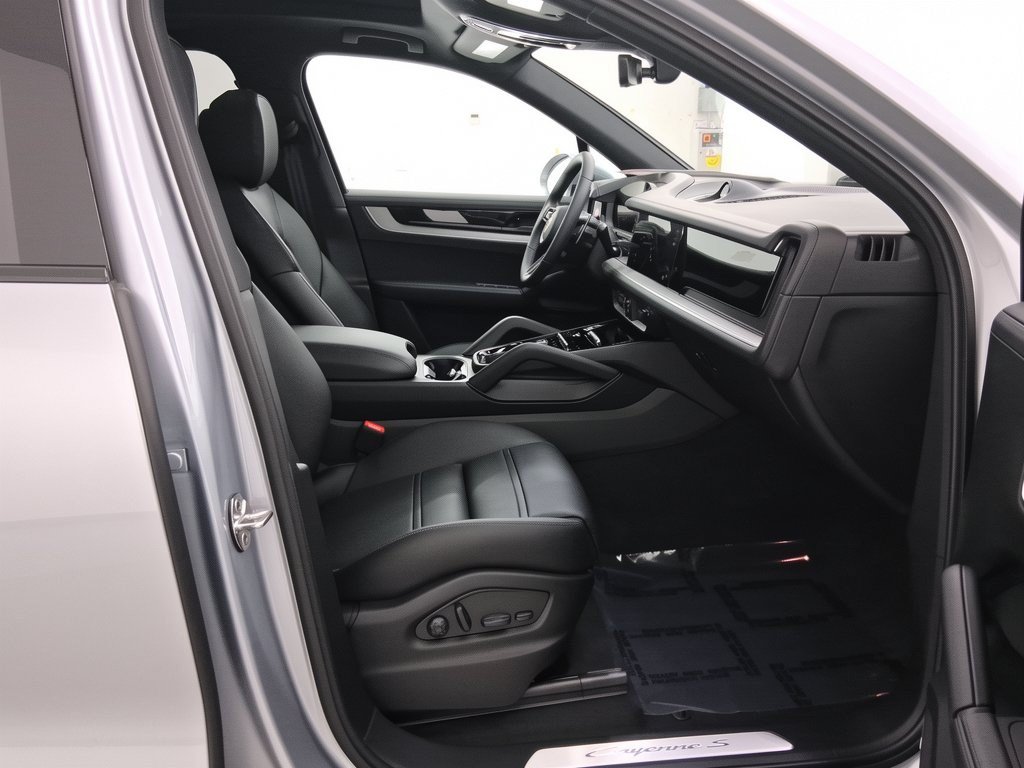 Used 2026 Porsche Cayenne S AWD/4WD image 26