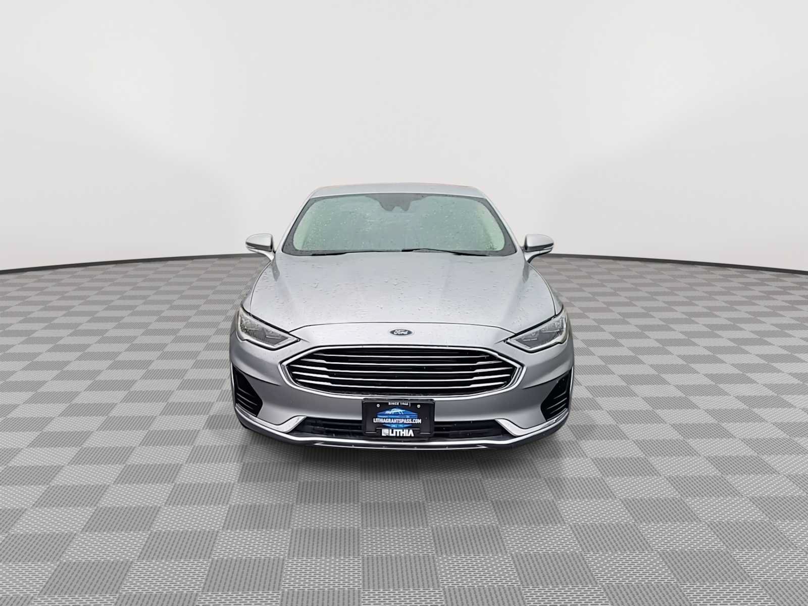 Used 2020 Ford Fusion SEL FWD image 3