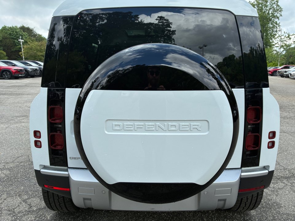 Used 2025 Land Rover Defender 110 S AWD/4WD image 14
