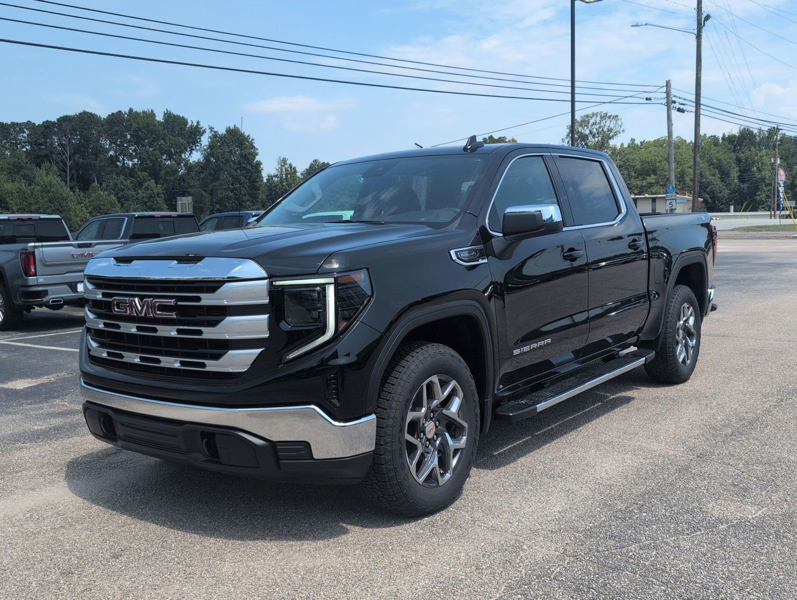 New 2025 GMC Sierra 1500 SLE w/ X31 Off-Road Package AWD/4WD image 1