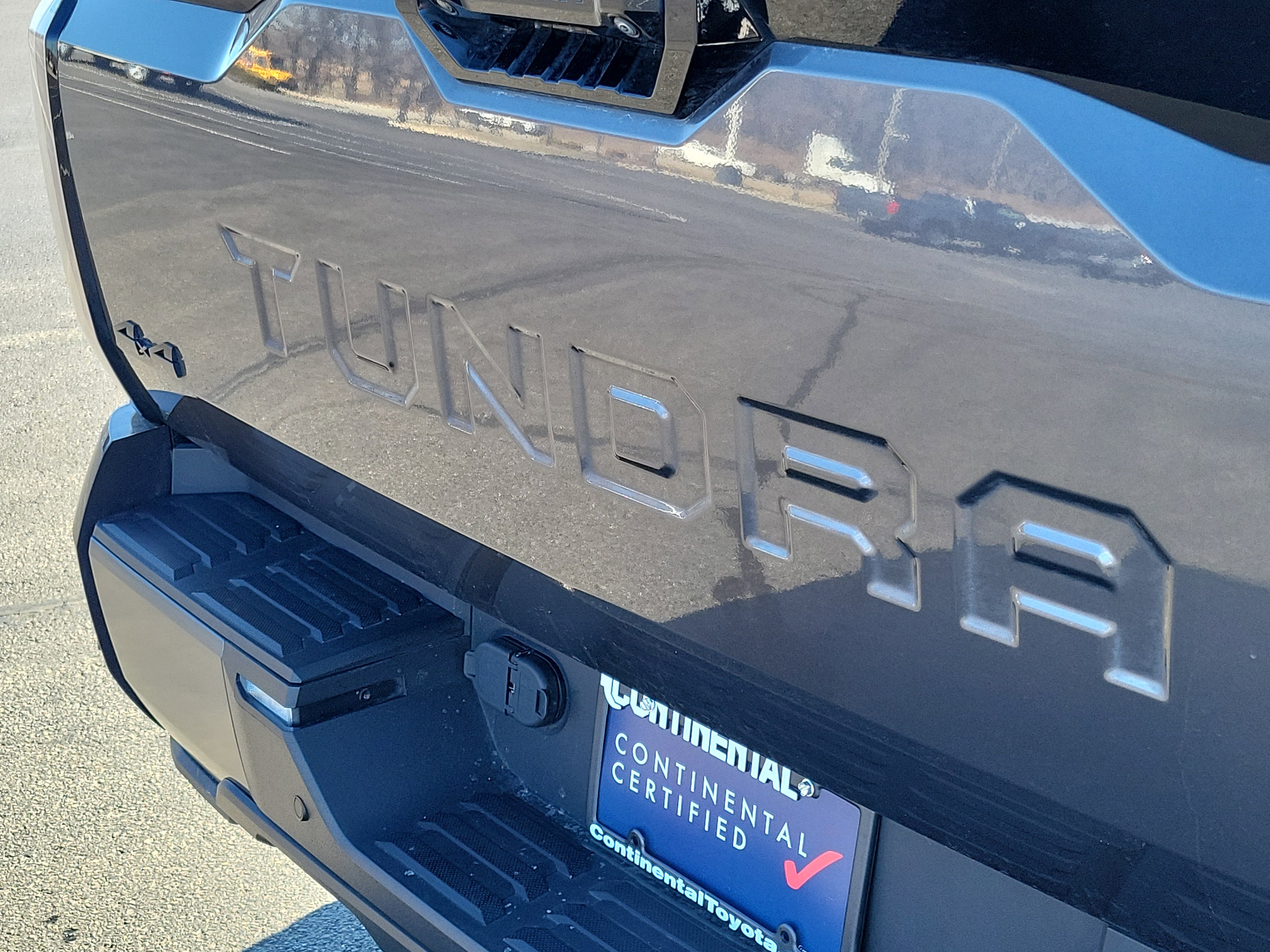 Used 2023 Toyota Tundra Platinum w/ Advanced Package image 7