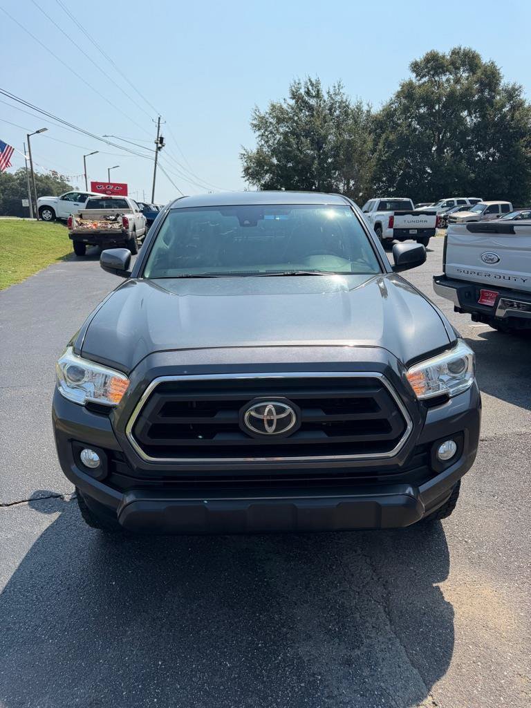 Used 2020 Toyota Tacoma SR5 RWD image 2