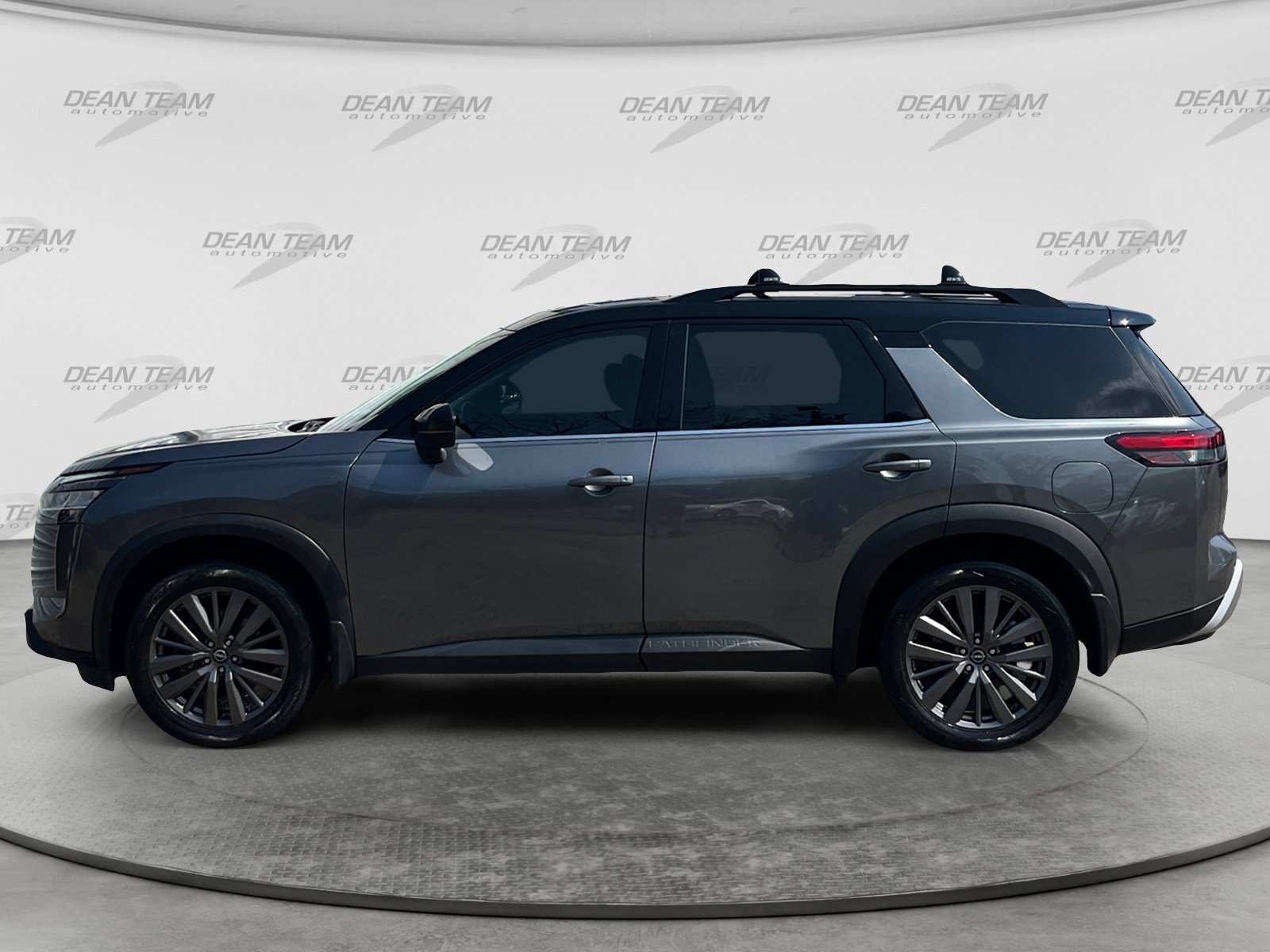 Used 2024 Nissan Pathfinder SL w/ SL Premium Package AWD/4WD image 4