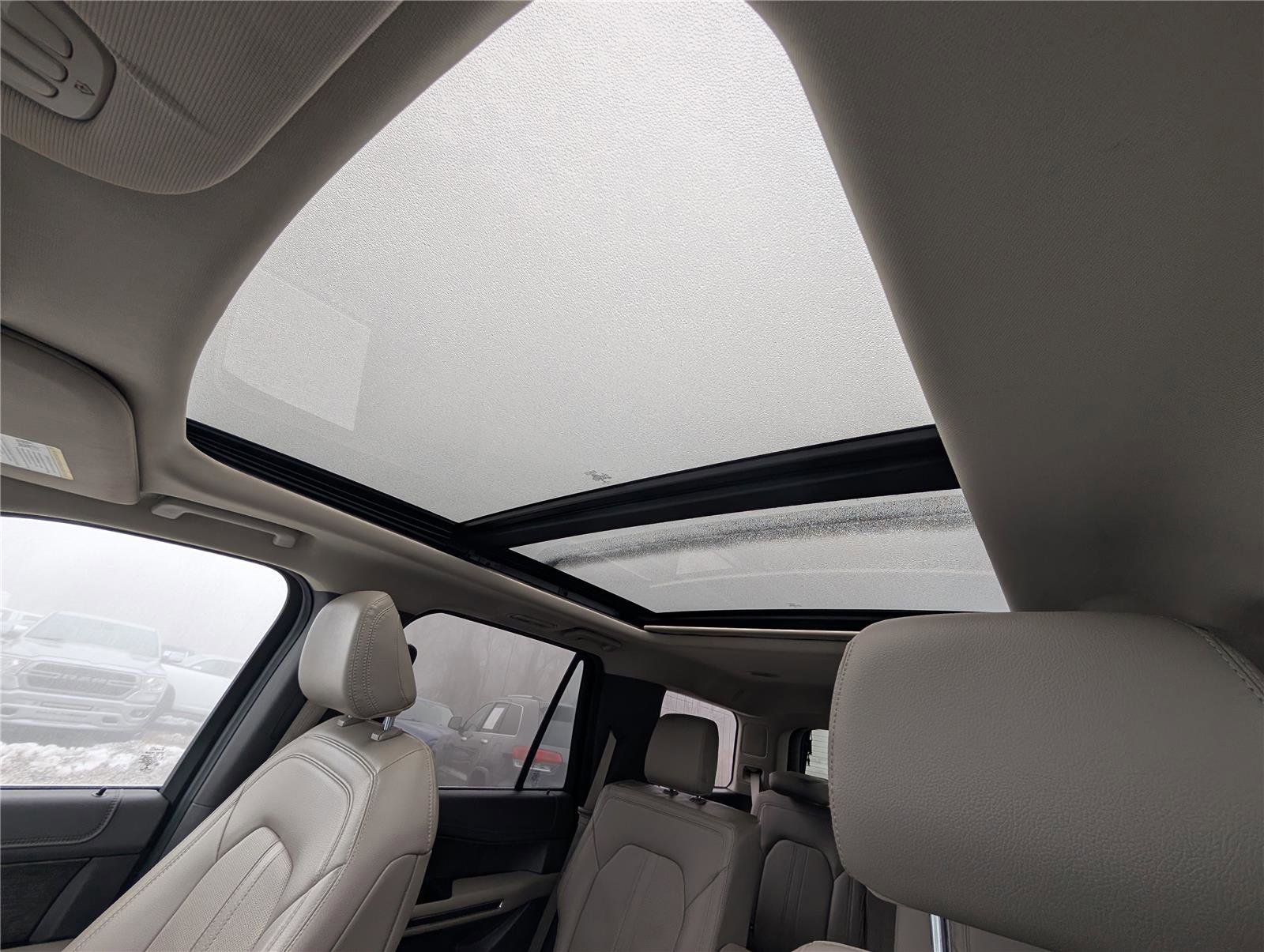 Used 2021 Ford Expedition Limited image 34