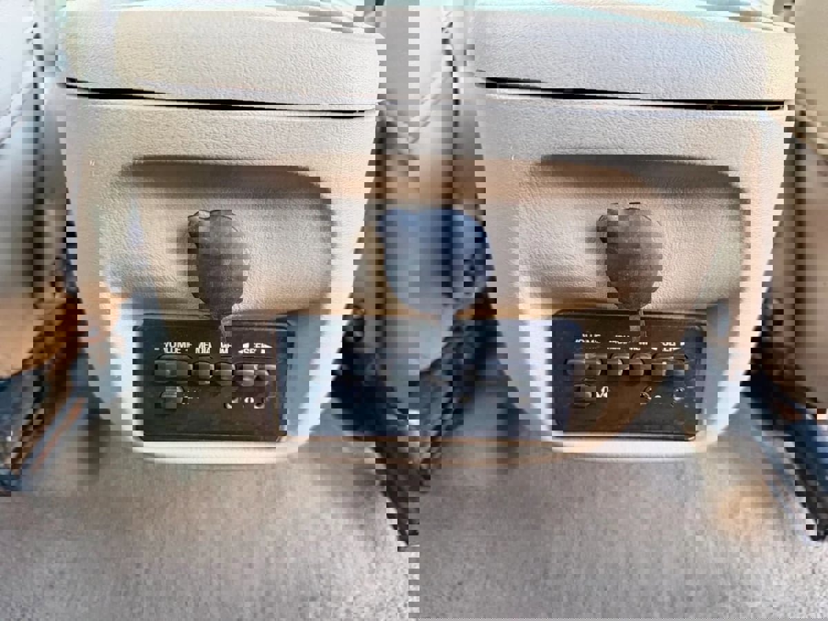 Used 2002 Ford Excursion Limited image 25