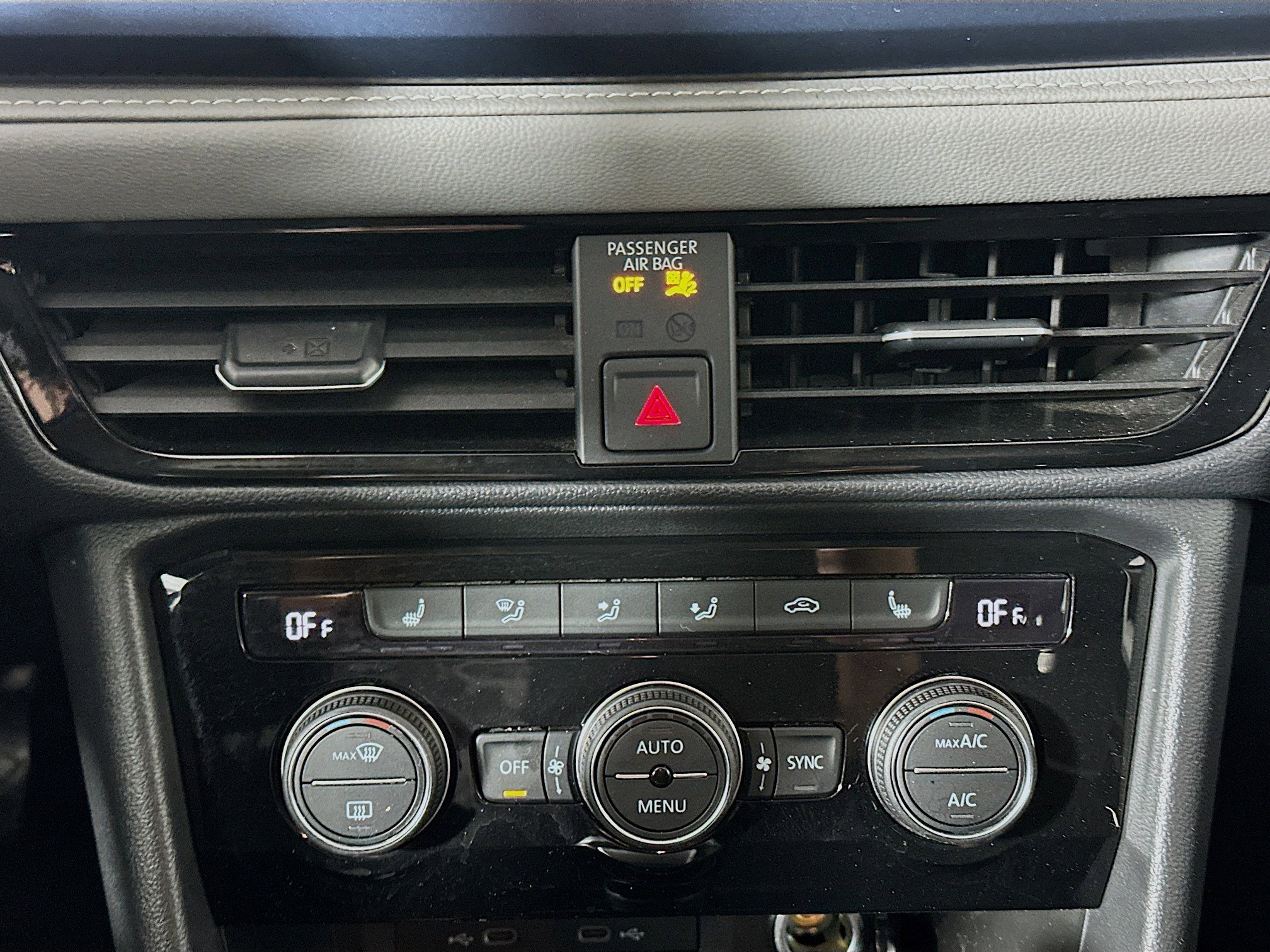 Used 2024 Volkswagen Taos SE image 24