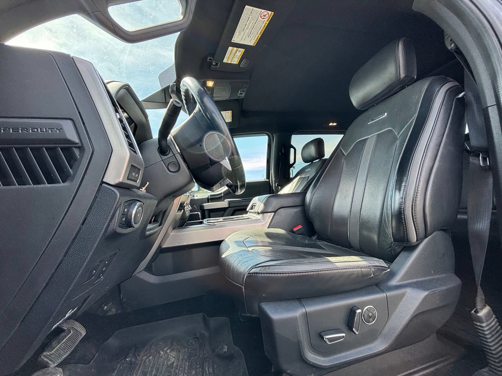 Used 2019 Ford F350 Platinum w/ Platinum Ultimate Package AWD/4WD image 8