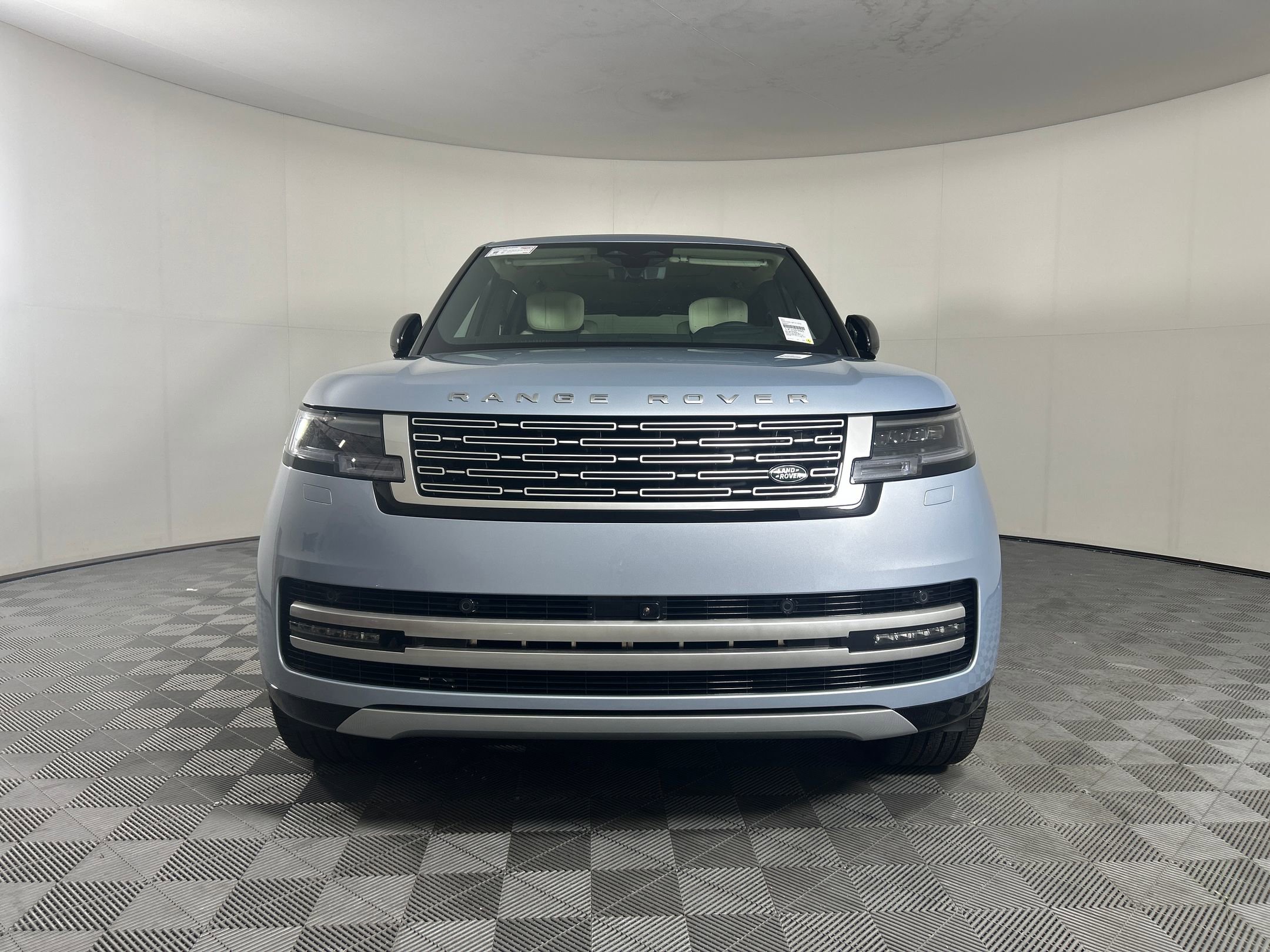 New 2025 Land Rover Range Rover Long Wheelbase Autobiography image 4