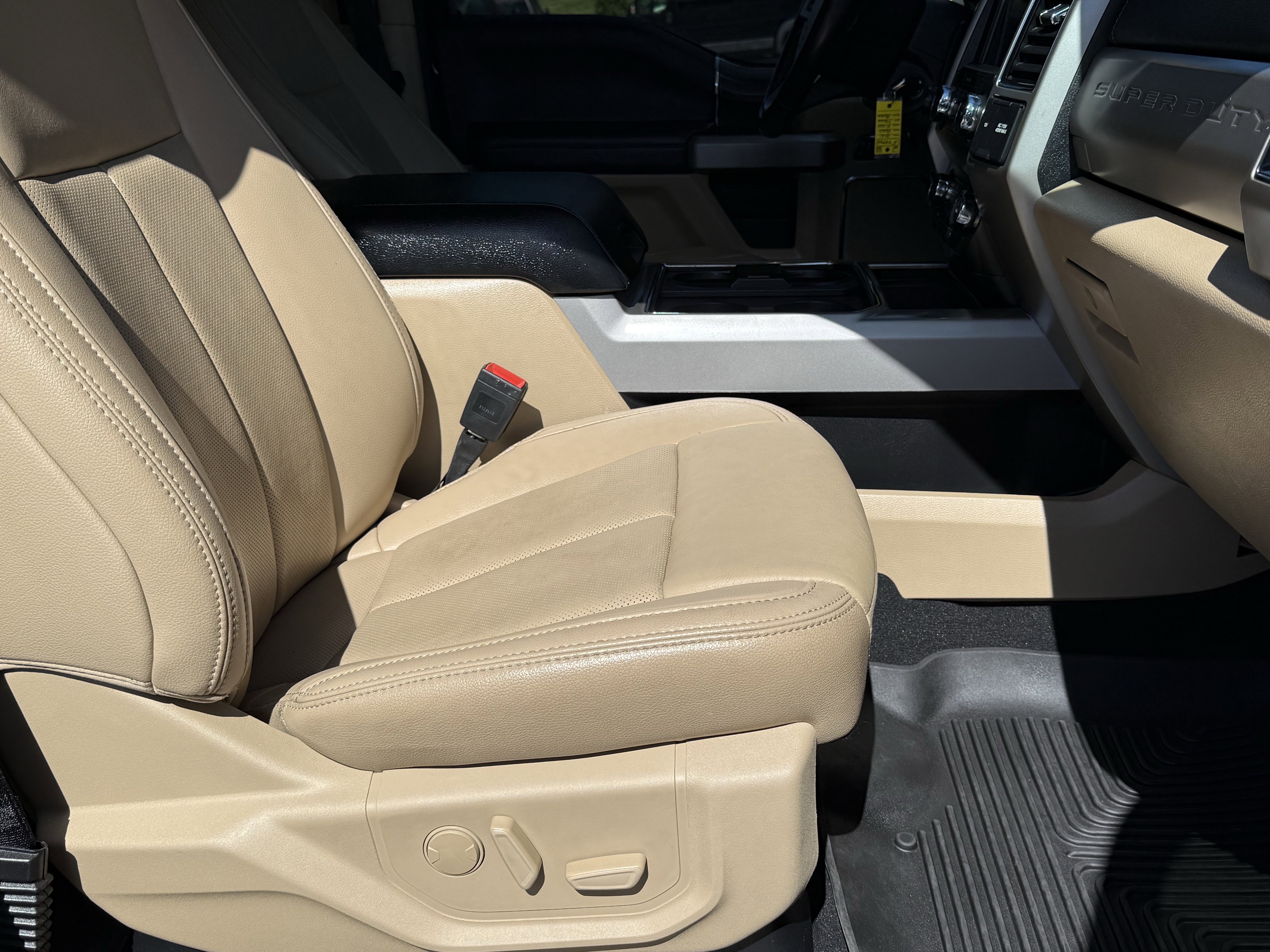 Used 2021 Ford F250 Lariat w/ Lariat Value Package image 14