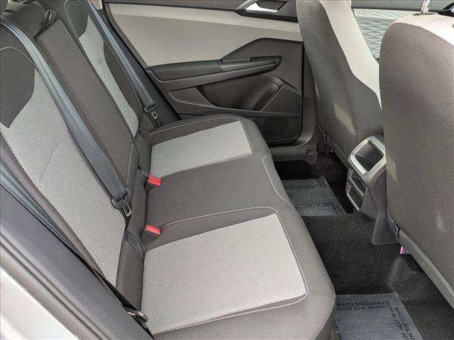 Used 2022 Volkswagen Taos S image 18