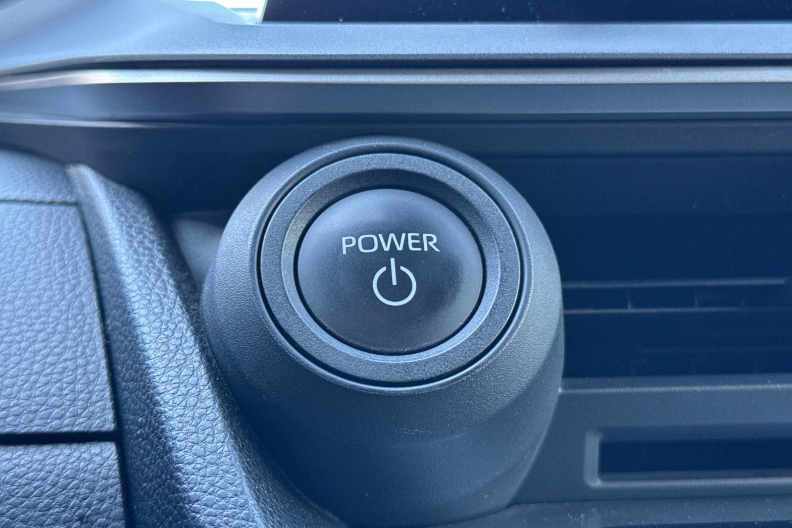 Used 2023 Toyota Prius LE image 33