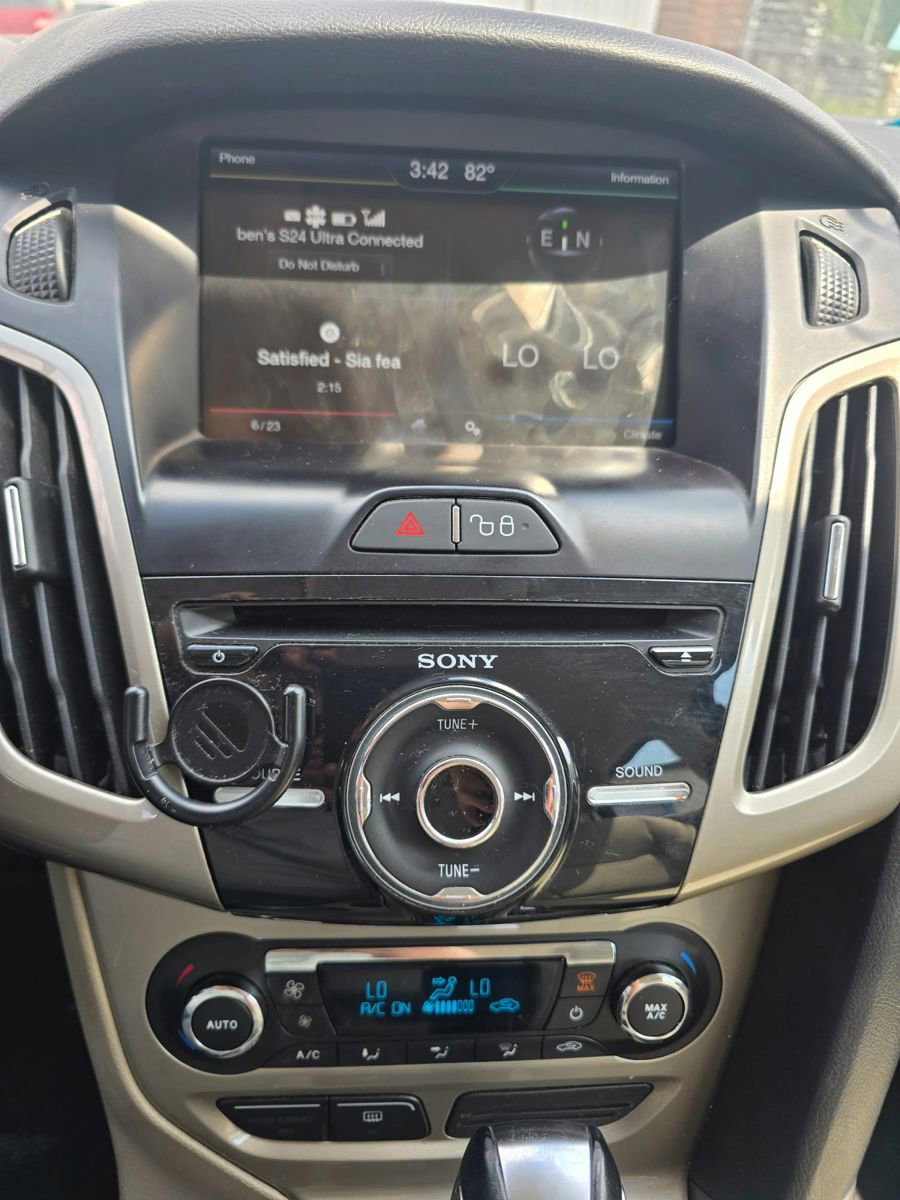 Used 2012 Ford Focus SEL image 10