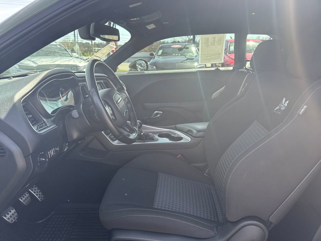 Used 2022 Dodge Challenger R/T Scat Pack RWD image 9