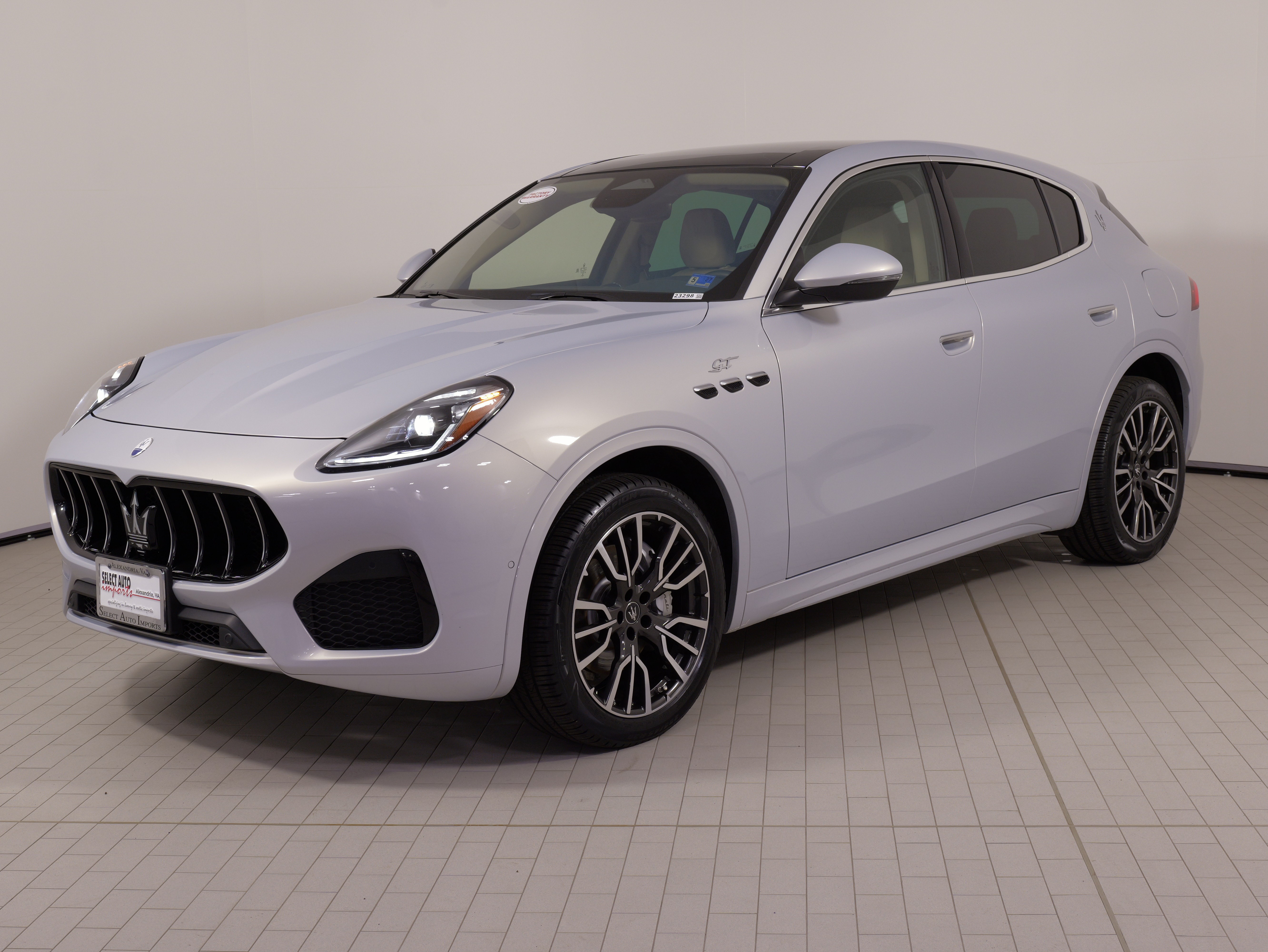 Used 2023 Maserati Grecale GT AWD/4WD image 2