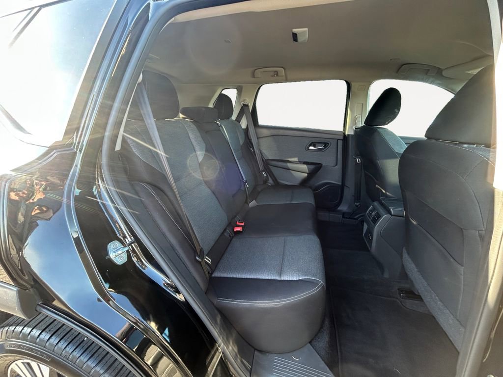 Used 2022 Nissan Rogue SV AWD/4WD image 11