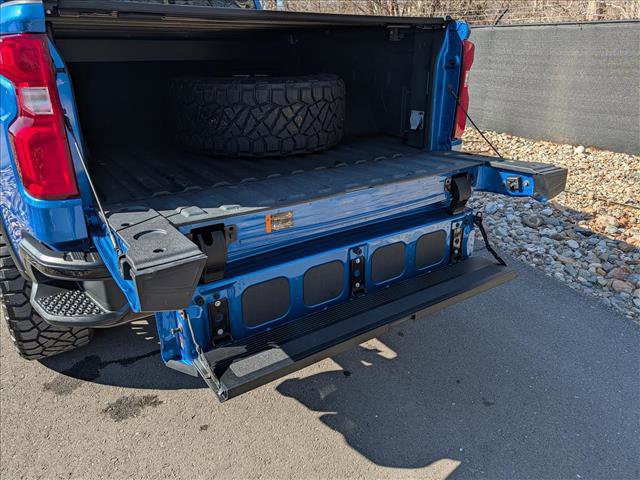 Used 2022 Chevrolet Silverado 1500 ZR2 w/ Technology Package image 23