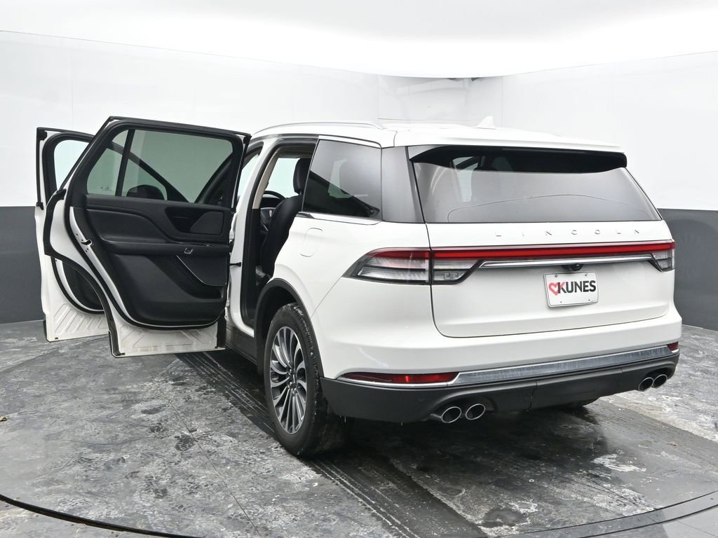 Used 2023 Lincoln Aviator AWD w/ Premium Package image 58