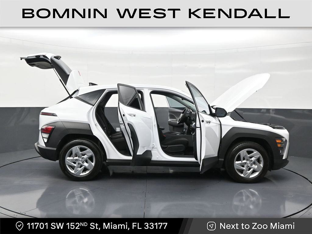Used 2024 Hyundai Kona SE image 30
