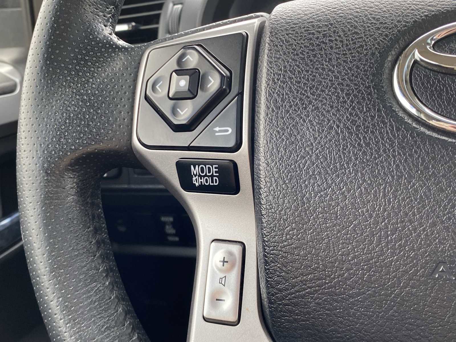 Used 2018 Toyota 4Runner Limited image 19