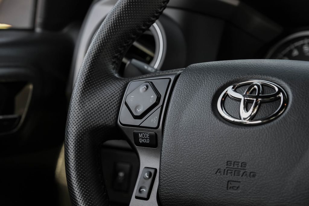 Used 2023 Toyota Tacoma TRD Off-Road image 15