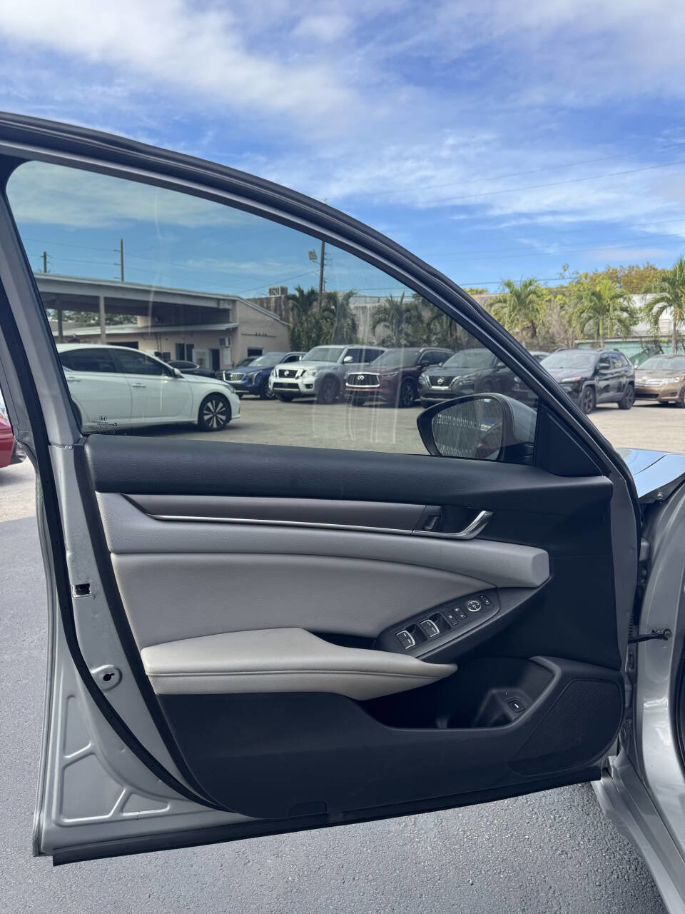 Used 2019 Honda Accord LX image 29