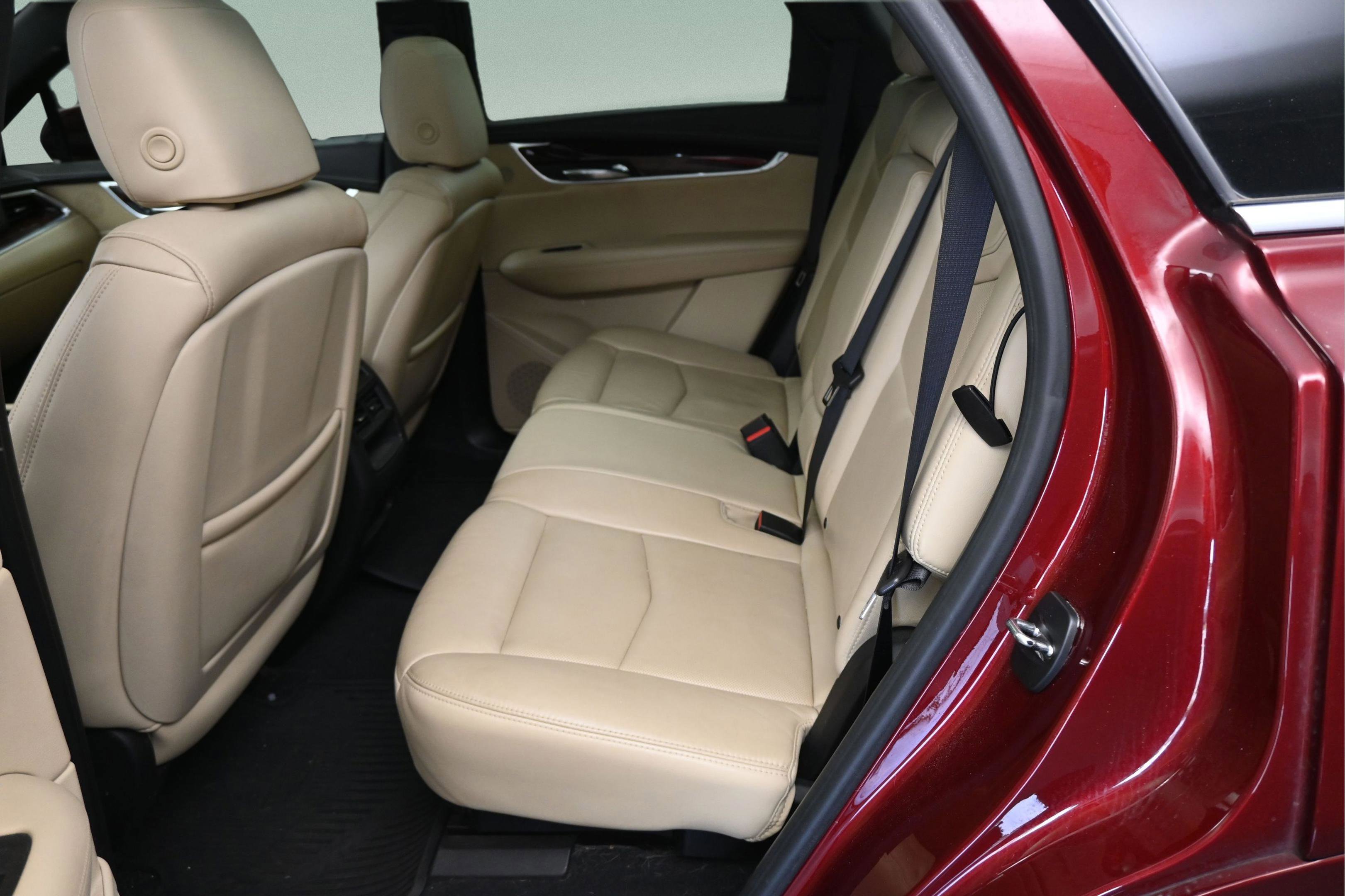 Used 2018 Cadillac XT5 Luxury w/ Driver Awareness Package FWD image 37