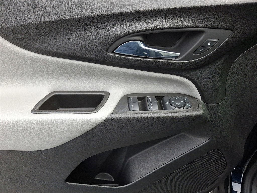 Used 2020 Chevrolet Equinox LS image 12