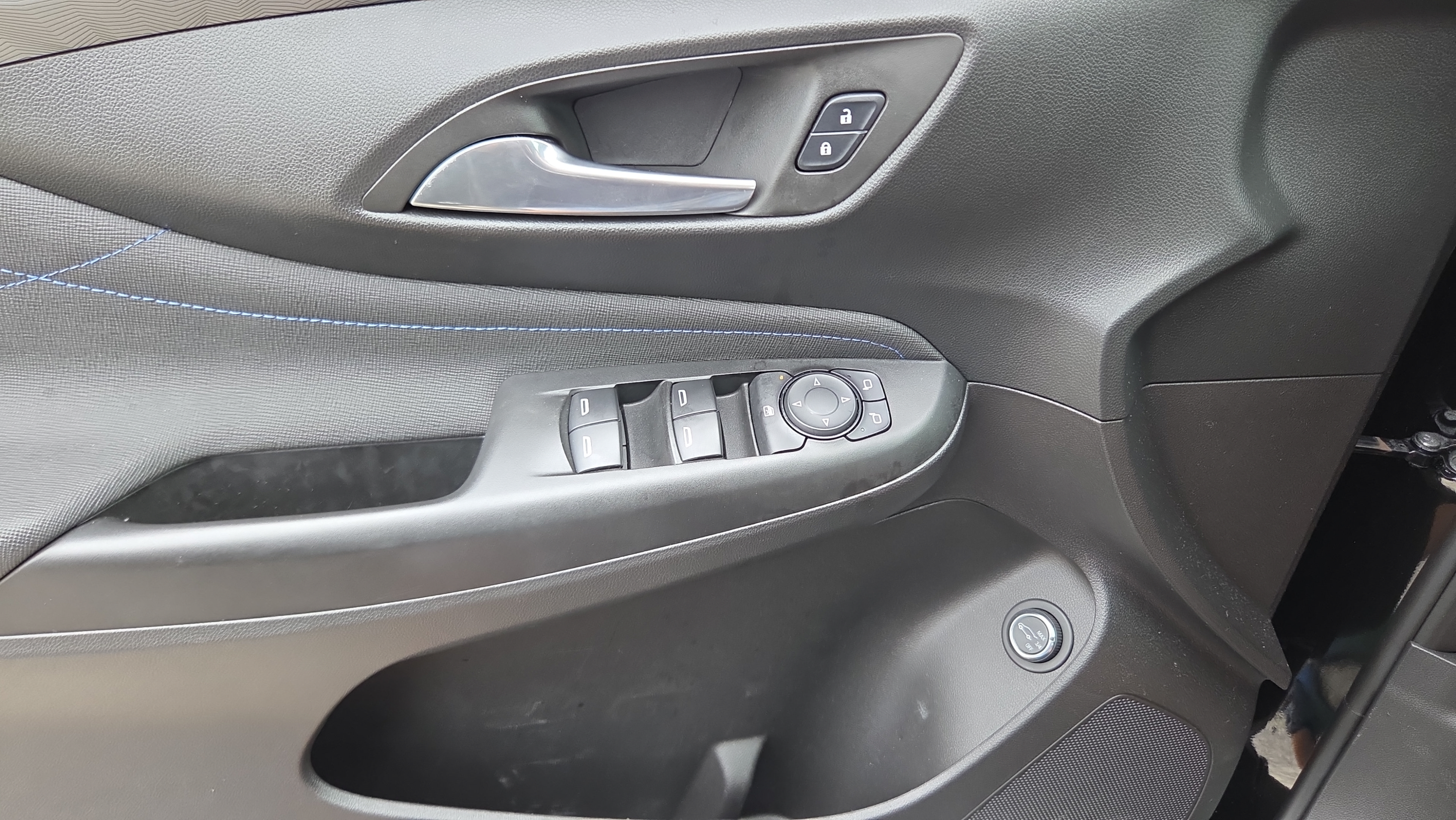 Used 2025 Buick Envista Sport Touring w/ Convenience I Package FWD image 27