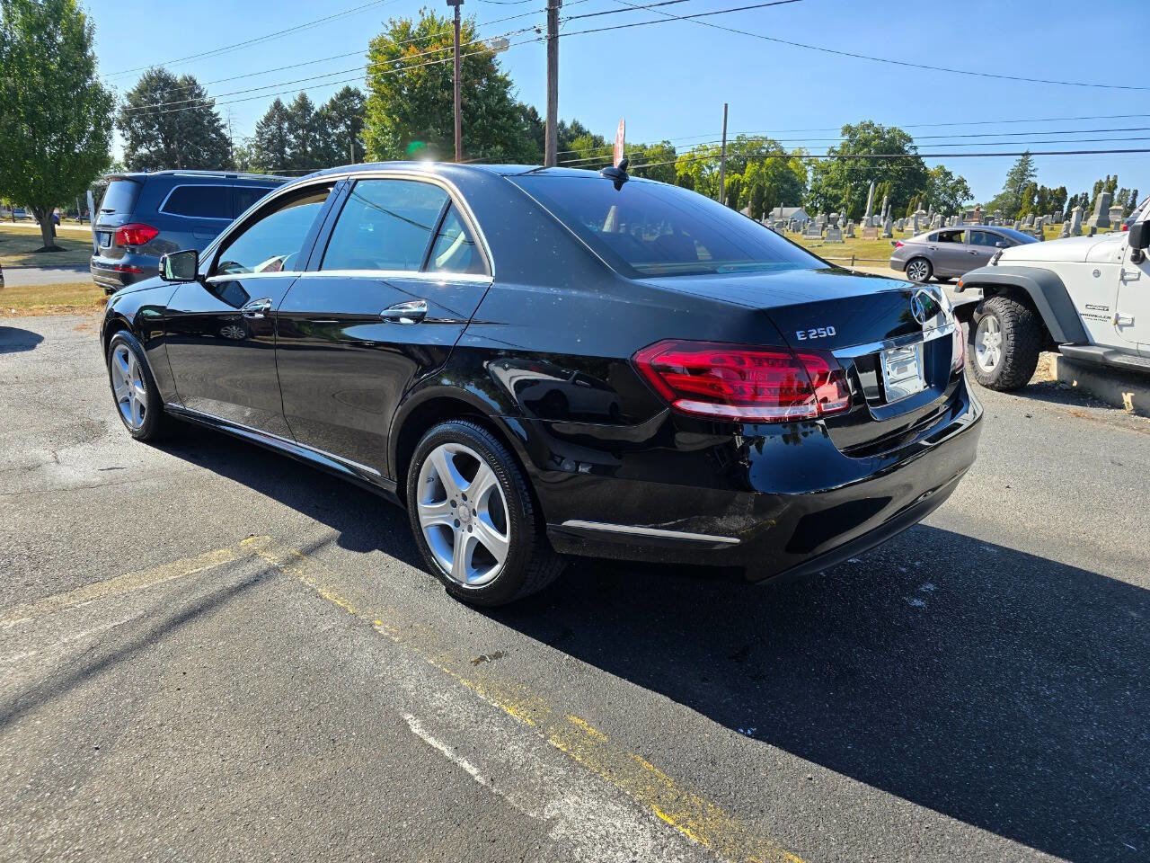 Used 2016 Mercedes-Benz E 250 4MATIC Sedan image 5