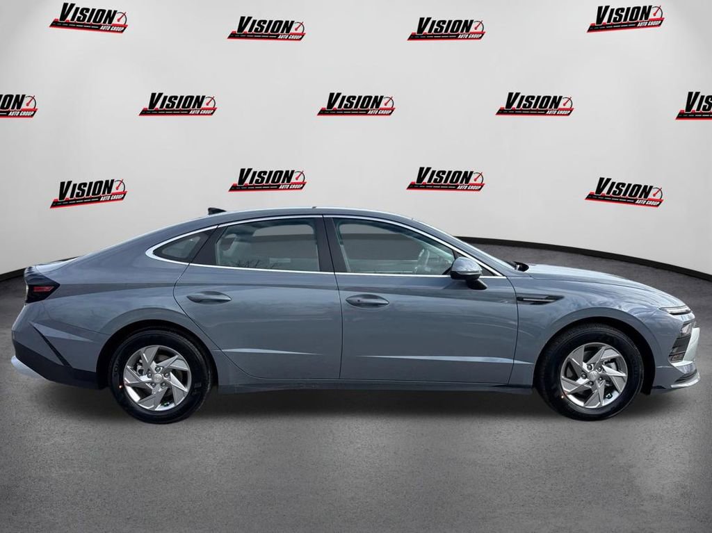 New 2026 Hyundai Sonata SE FWD image 4