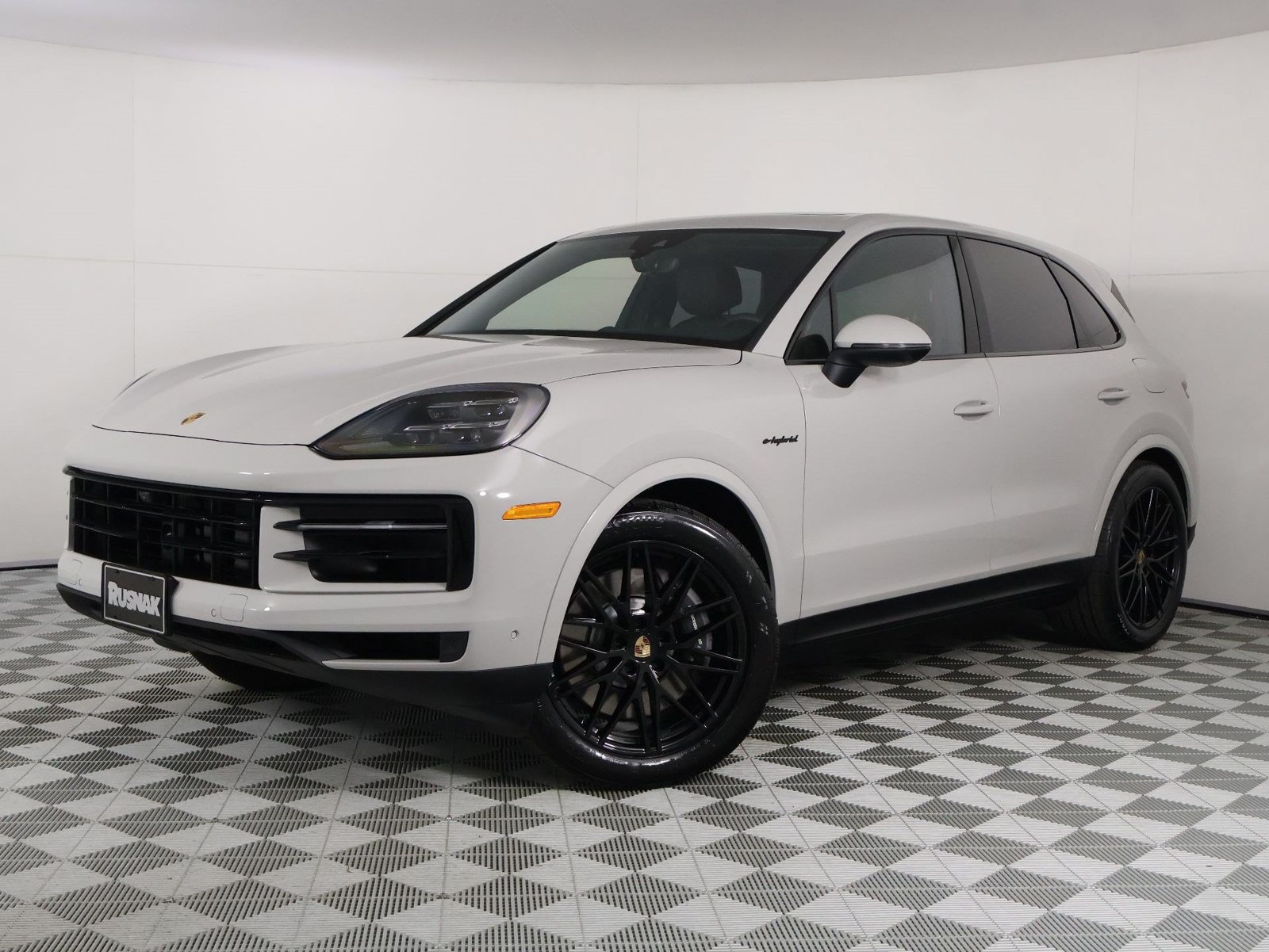Certified 2026 Porsche Cayenne E-Hybrid AWD/4WD image 1