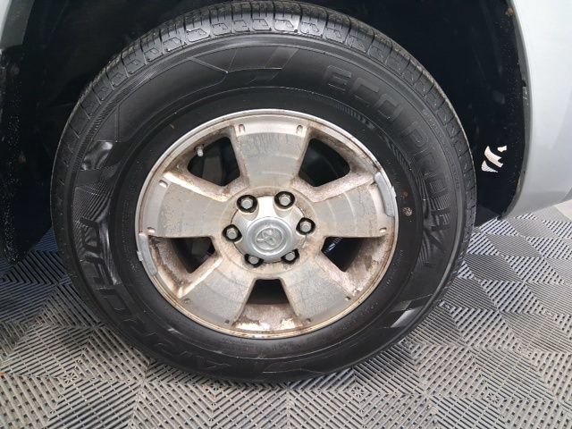 Used 2005 Toyota 4Runner SR5 AWD/4WD image 11